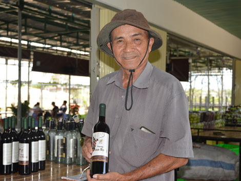 Nông dân – doanh nhân  Nguyễn Văn Mọi: Luôn miệt mài để  gia tăng giá trị cho cây nho