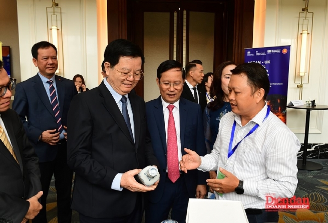 Bông hồng Vàng 2025: Biểu tượng cao quý của bản lĩnh và lòng nhân ái