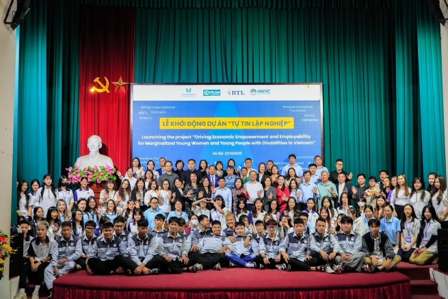 Standard Chartered thúc đẩy giáo dục tài chính cho giới trẻ Việt Nam qua dự án “Tự tin lập nghiệp”