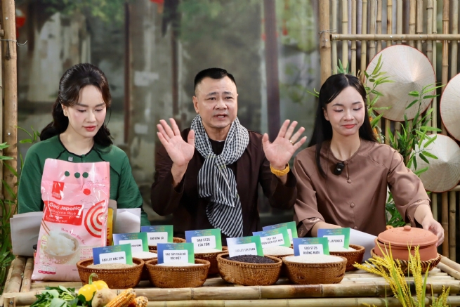 NSND Tự Long giúp tiêu thụ gần 6 tấn gạo ST25 chỉ sau 2 tiếng livestream
