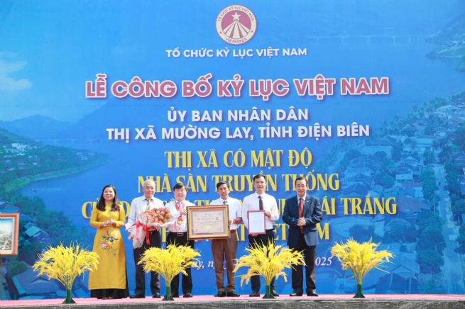 Mường Lay: “Cô gái đẹp ngủ quên” đang được đánh thức