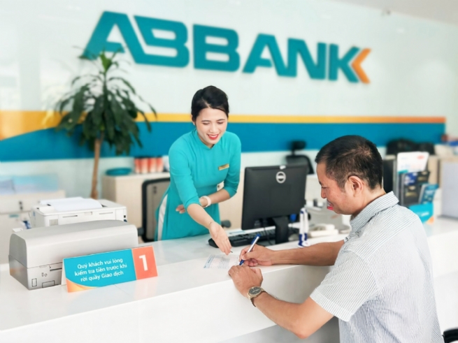 ABBank giảm lãi suất đến 2,8%/năm, tiếp sức khách hàng phục hồi sau bão