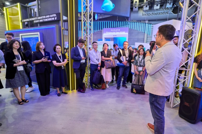 Visa Launches Visa Accept with Sacombank, Vietcombank, and VPBank to Help Vietnamese Small Businesses Go Cashless