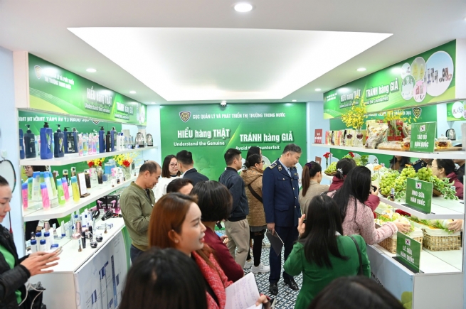 Khai mạc phòng trưng bày “Hàng thật – Hàng giả” thúc đẩy thị trường minh bạch
