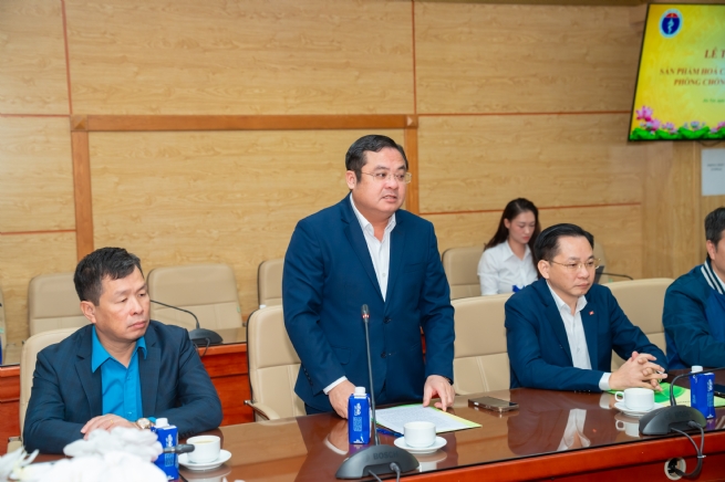 Vinachem cam kết tài trợ toàn bộ hóa chất khử khuẩn và xử lý nguồn nước sau mưa lũ cho các tỉnh miền Trung và Tây Nguyên