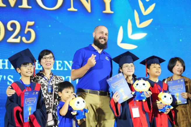 “Doanh nghiệp được Quản trị Tốt nhất” tại Việt Nam tiếp tục gọi tên Apollo English