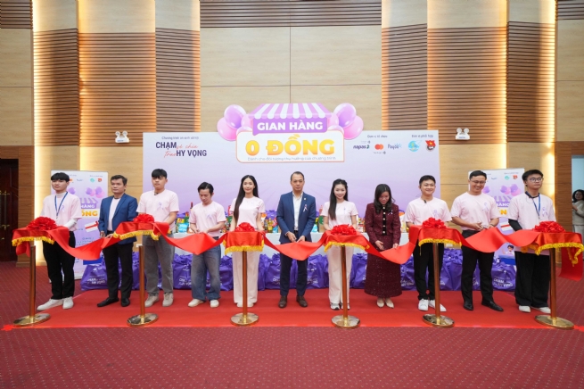 NAPAS, Mastercard và Payoo tài trợ hơn 4 tỷ đồng, trao tặng 2.010 suất tầm soát ung thư và tổ chức “gian hàng 0 đồng” cho phụ nữ yếu thế