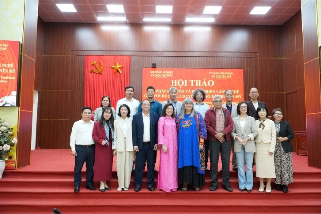 Bảo tồn và phát triển làng nghề xã Chuyên Mỹ gắn với du lịch và chuyển đổi số