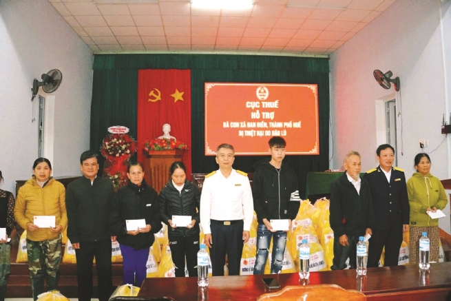 Ngành Thuế khẩn trương hỗ trợ người nộp thuế bị thiệt hại do bão lũ