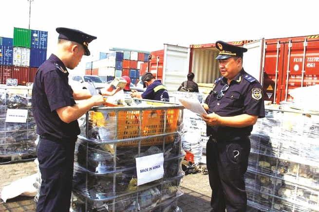 Hải quan tăng tốc “về đích” thu ngân sách