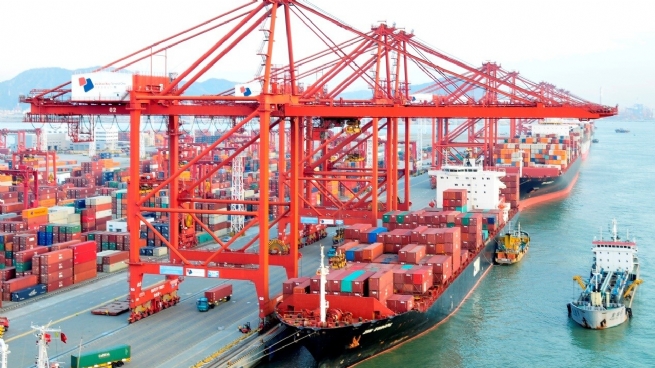 Xuất nhập khẩu tiếp tục là điểm sáng của nền kinh tế