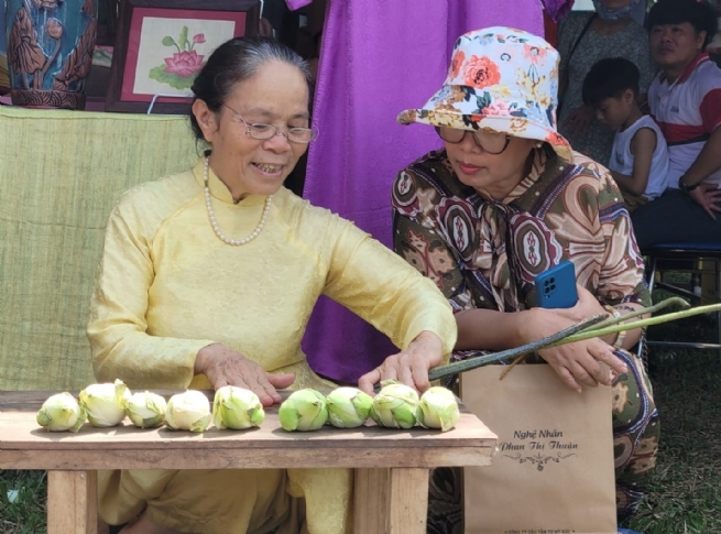 Xây dựng hệ sinh thái sản phẩm OCOP quốc gia từ tơ tằm, tơ sen