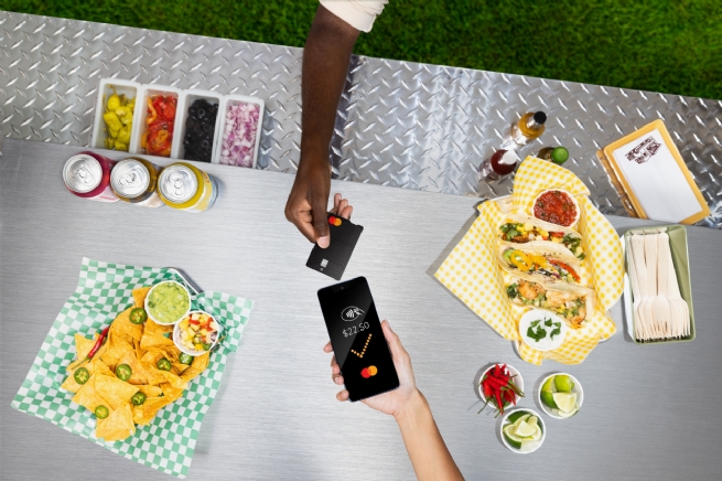 Mastercard nâng tầm trải nghiệm chủ thẻ toàn cầu với The Mastercard Collection và World Legend Mastercard