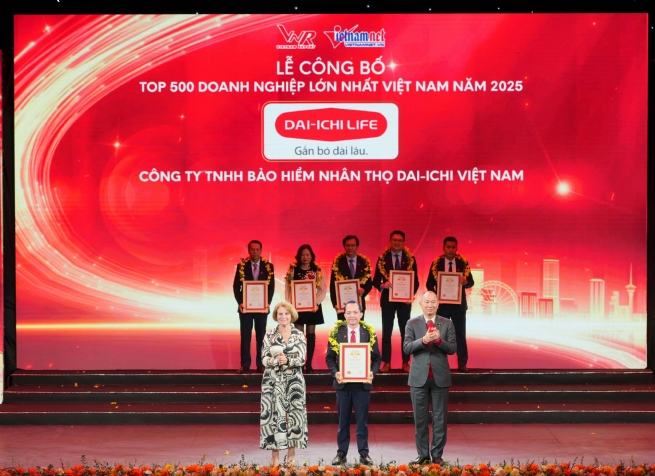 Dai-ichi Life Việt Nam vinh dự đạt danh hiệu “Top 500 Doanh nghiệp lớn nhất Việt Nam” trong 10 năm liên tiếp