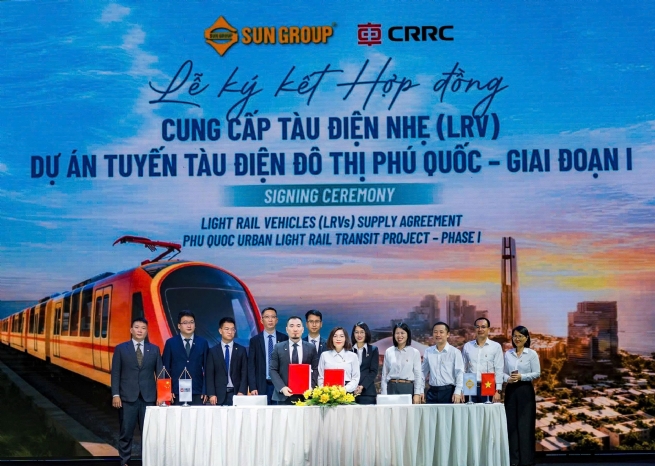 Tập đoàn xe lửa hàng đầu Trung Quốc ký kết cùng Sun Group phát triển tàu điện đô thị LRT Phú Quốc