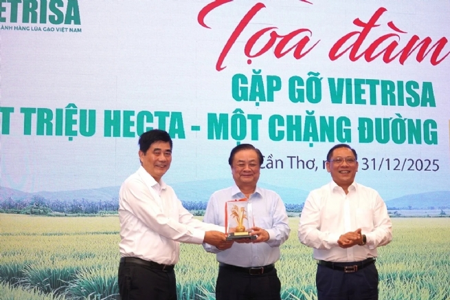 Tháo gỡ nút thắt thể chế để doanh nghiệp yên tâm đầu tư lâu dài