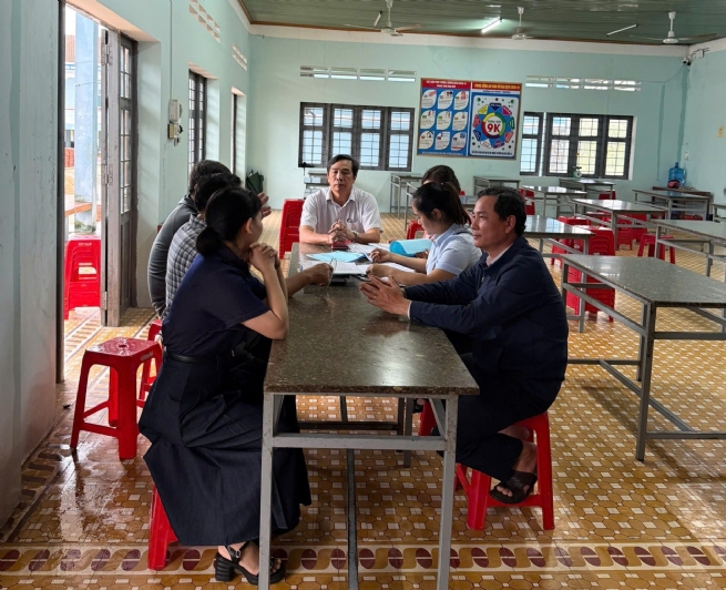 Bảo đảm an toàn vệ sinh thực phẩm, nâng cao đời sống người lao động